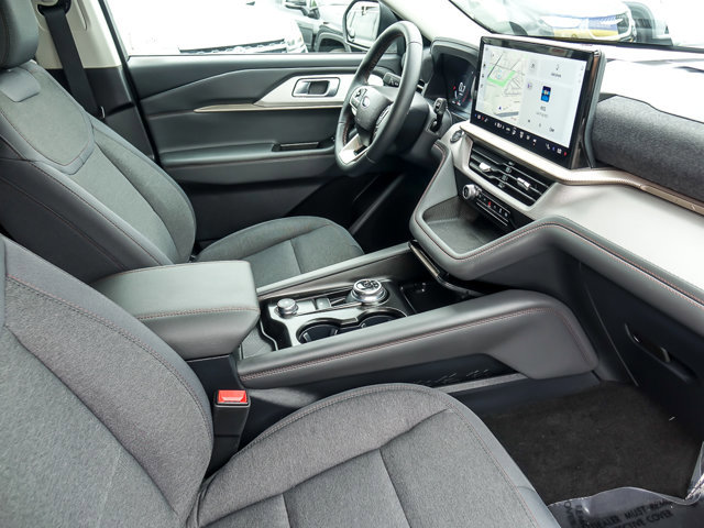 Certified 2025 Ford Explorer Active AWD/4WD image 27