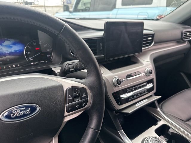 Certified 2023 Ford Explorer XLT w/ Equipment Group 202A RWD image 15
