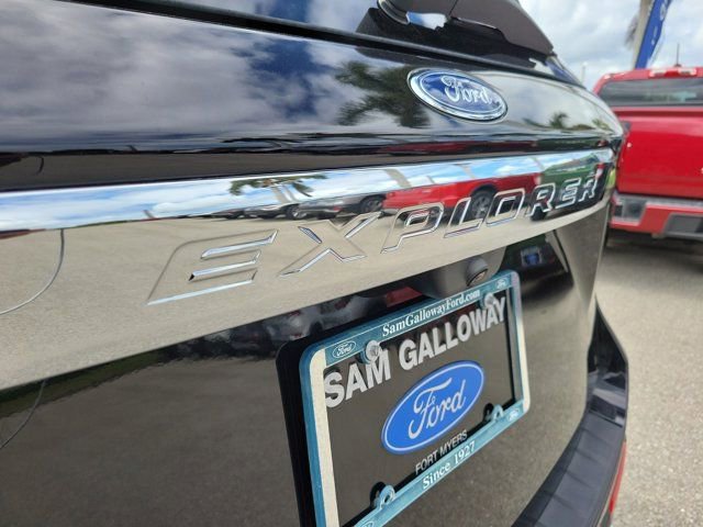 Certified 2024 Ford Explorer XLT image 11