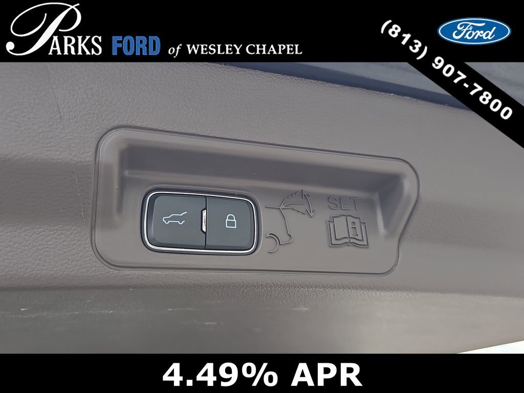 Certified 2024 Ford Explorer Platinum w/ Technology Package AWD/4WD image 9