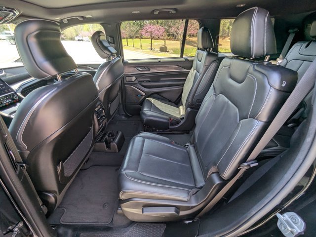 Used 2023 Jeep Grand Cherokee L Overland w/ Luxury Tech Group IV RWD image 33