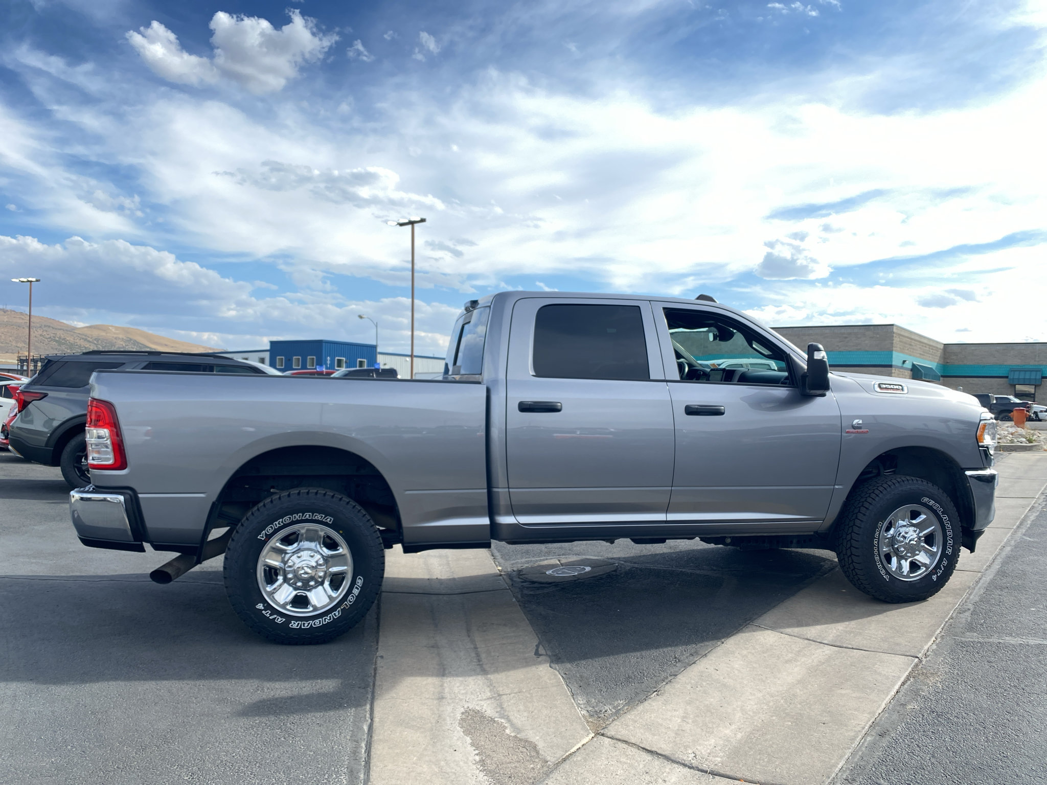 Used 2024 RAM 3500 Tradesman w/ Chrome Appearance Group AWD/4WD image 19