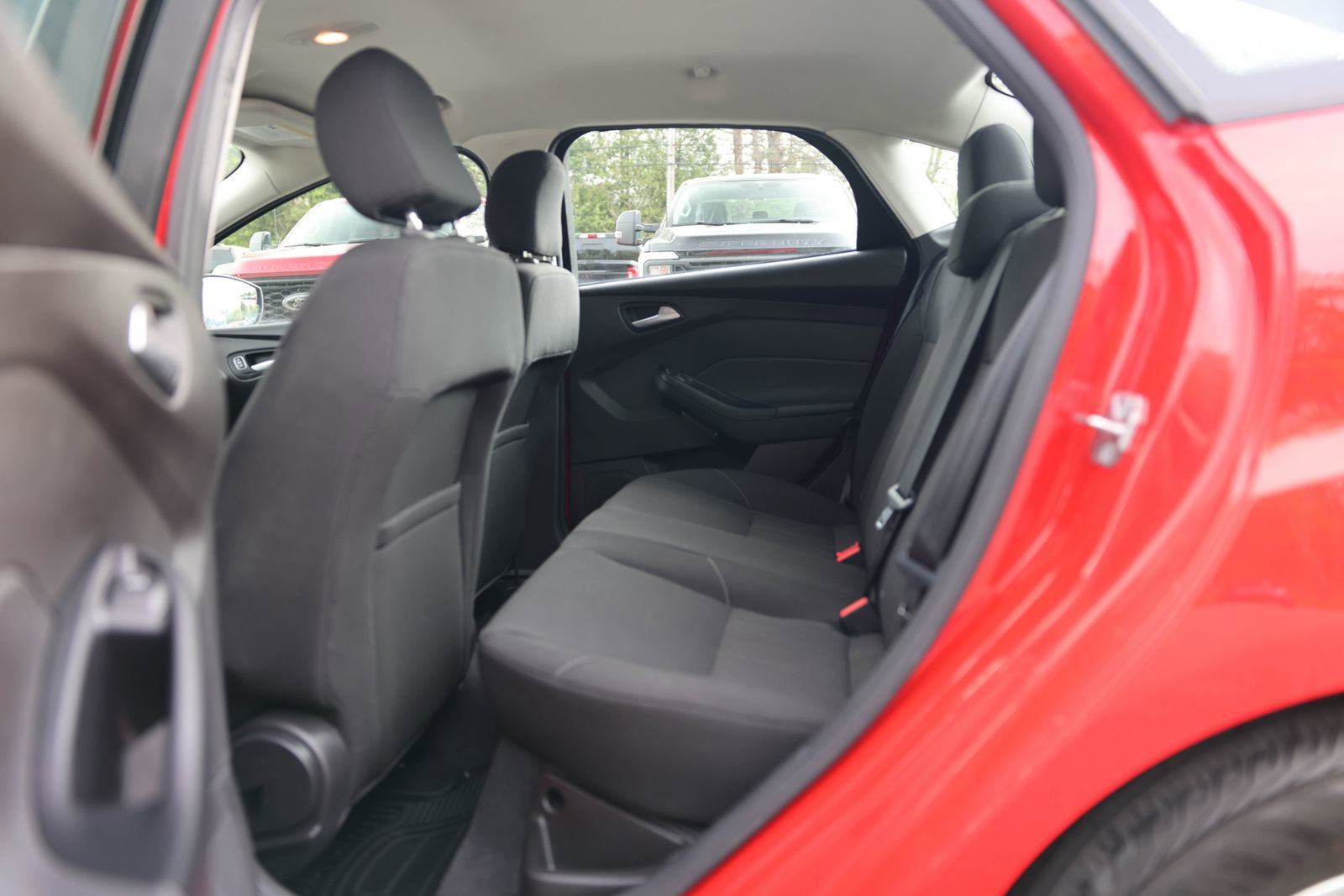 Certified 2017 Ford Focus SE FWD image 13
