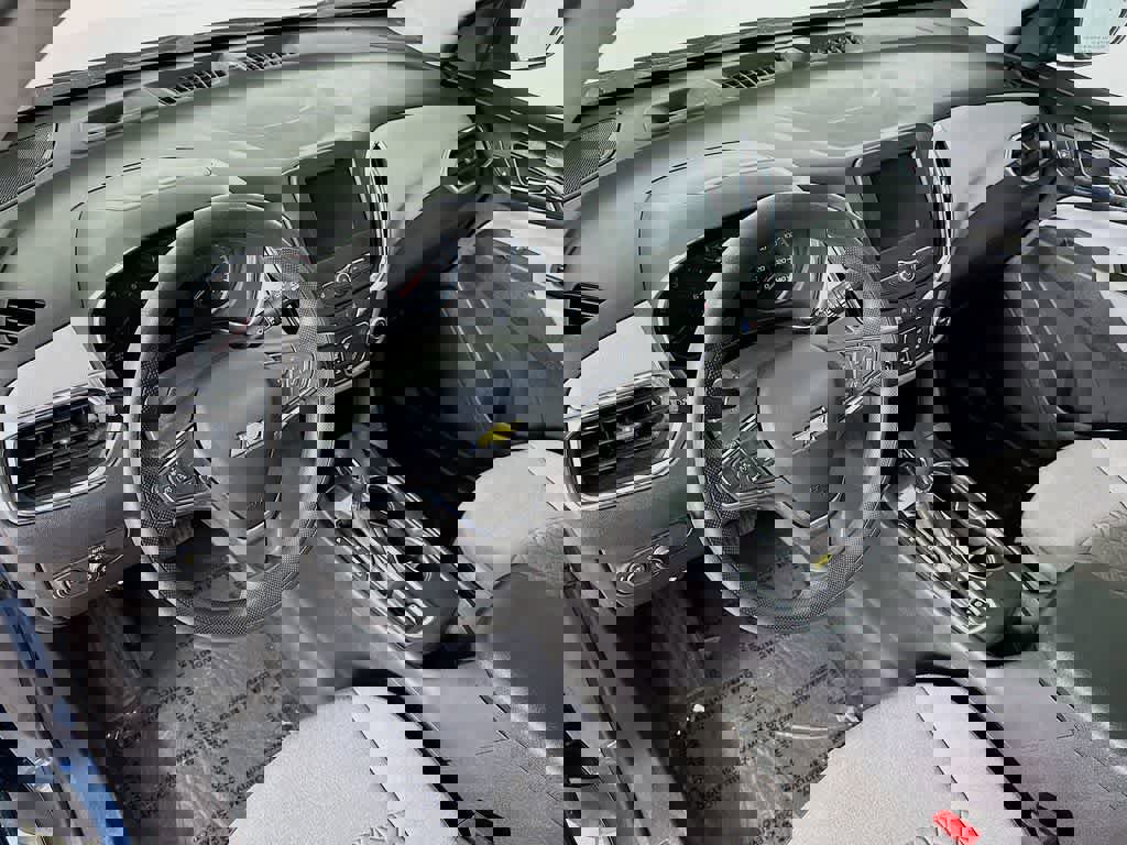 Used 2024 Chevrolet Equinox LS w/ Driver Confidence II Package image 2