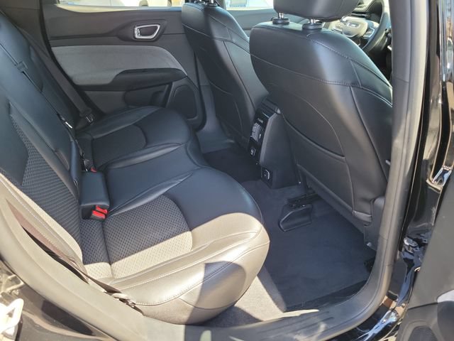 Used 2024 Jeep Compass Latitude AWD/4WD image 17
