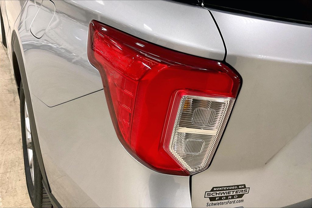 Certified 2020 Ford Explorer XLT w/ Equipment Group 202A AWD/4WD image 28
