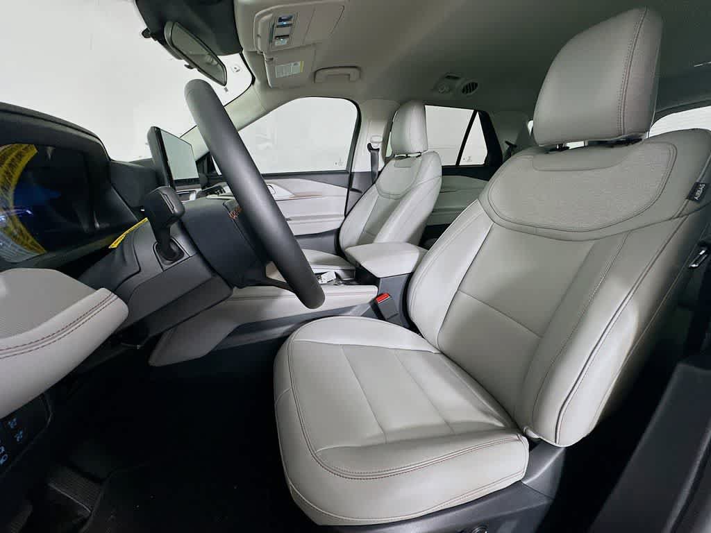 Certified 2025 Ford Explorer Active w/ Active Comfort Package RWD image 12