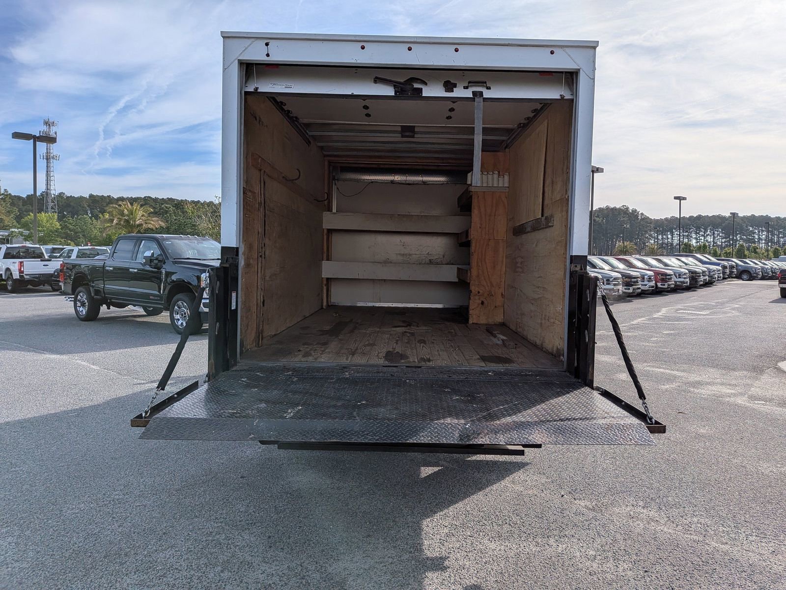 Certified 2023 Ford E-450 and Econoline 450 Super Duty w/ Power Windows & Locks Group RWD image 7