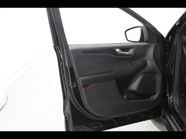 Certified 2023 Ford Escape ST-Line w/ Tech Pack #1 FWD image 4
