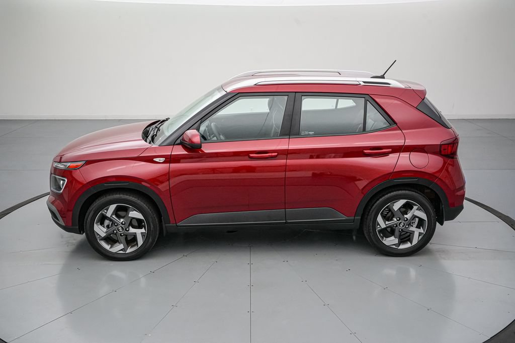 Used 2025 Hyundai Venue Limited FWD image 7