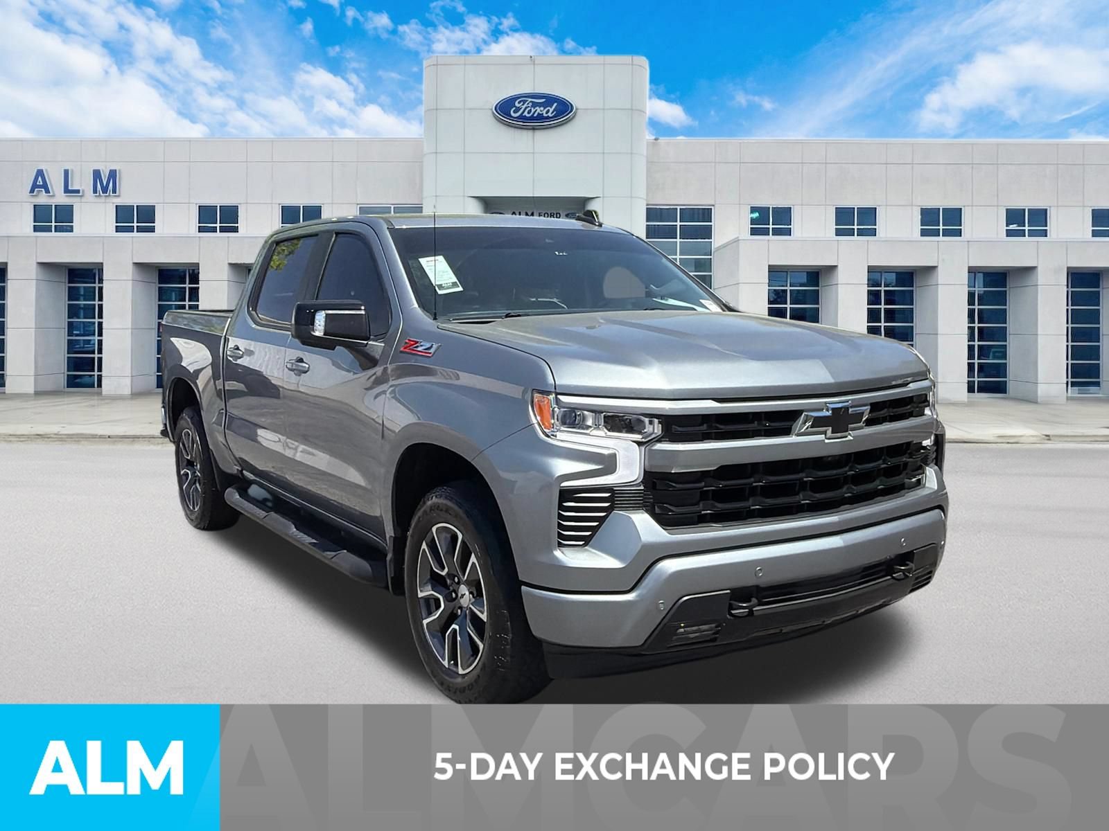 Used 2024 Chevrolet Silverado 1500 RST w/ Convenience Package II AWD/4WD image 3