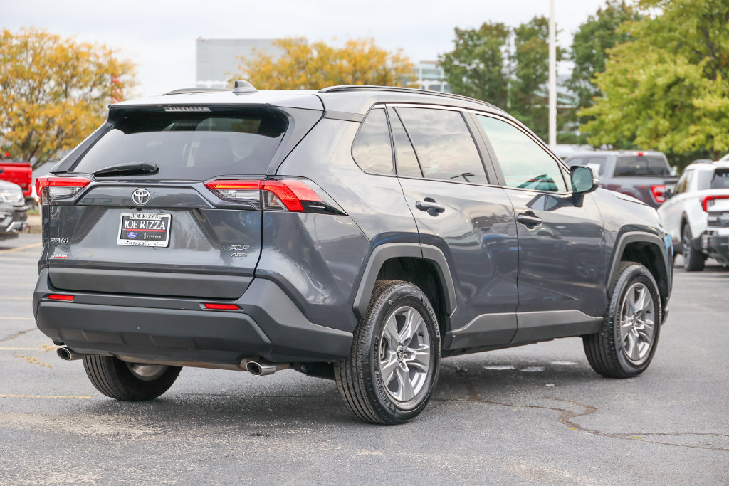 Used 2025 Toyota RAV4 XLE AWD/4WD image 2