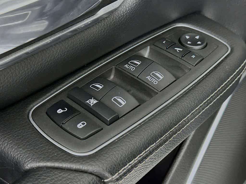Used 2022 RAM 1500 Laramie AWD/4WD image 29