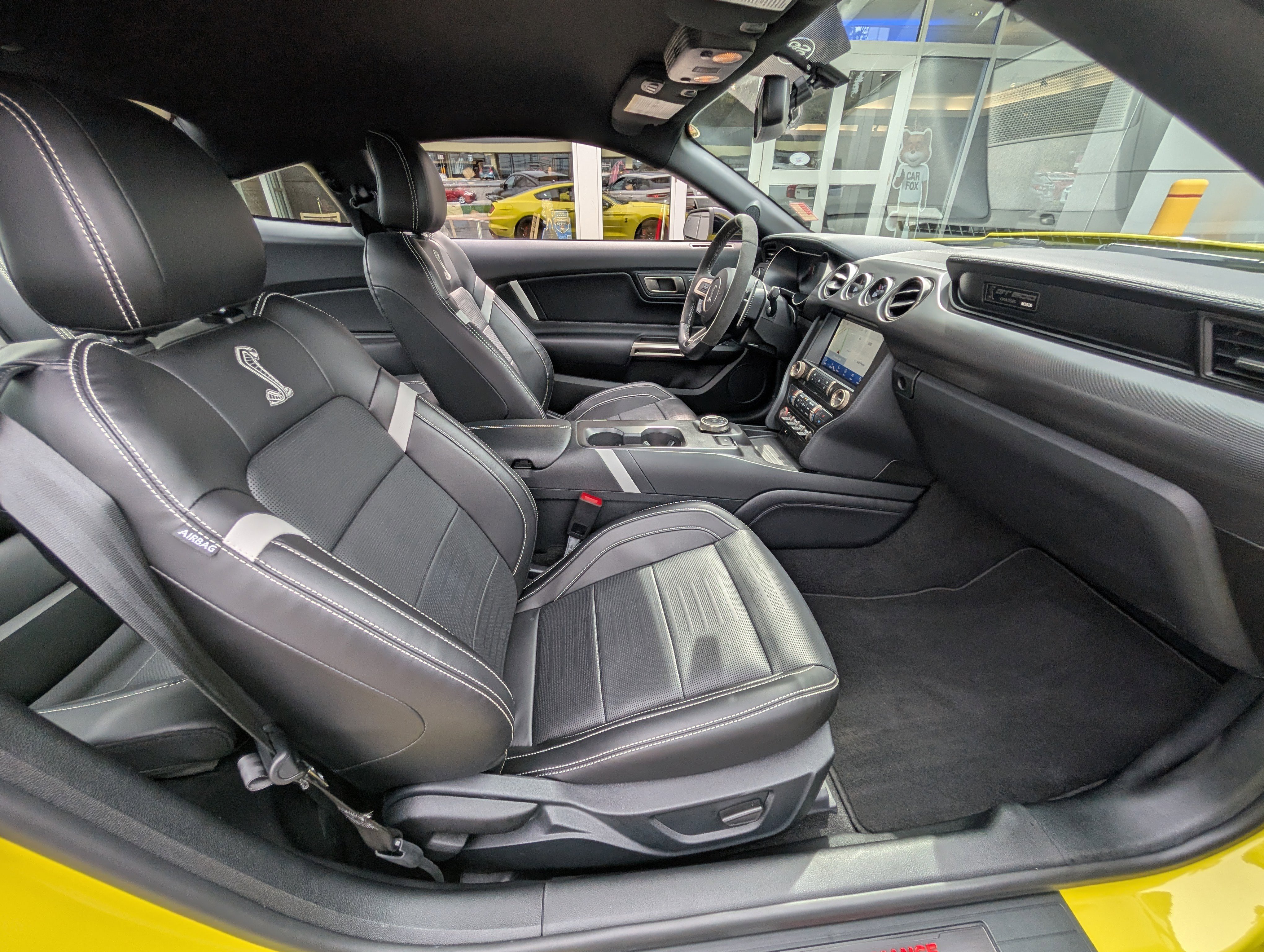 Certified 2021 Ford Mustang Shelby GT500 w/ Carbon Fiber Handling Package image 12