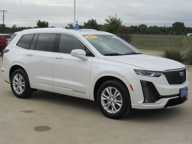 Used 2025 Cadillac XT6 Luxury FWD image 11