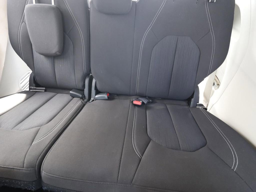 Used 2023 Chrysler Voyager LX FWD image 12