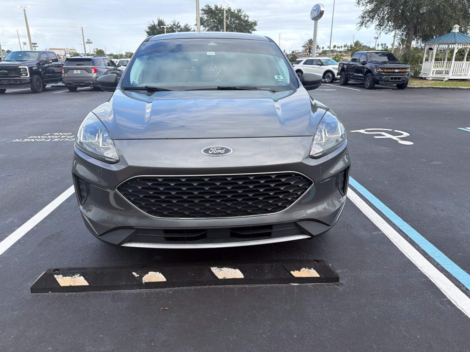 Certified 2022 Ford Escape SE w/ Convenience Package FWD image 3