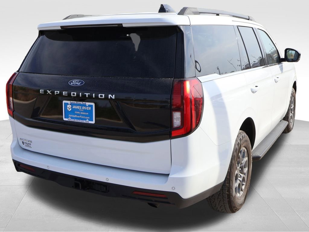 Certified 2025 Ford Expedition Active image 5