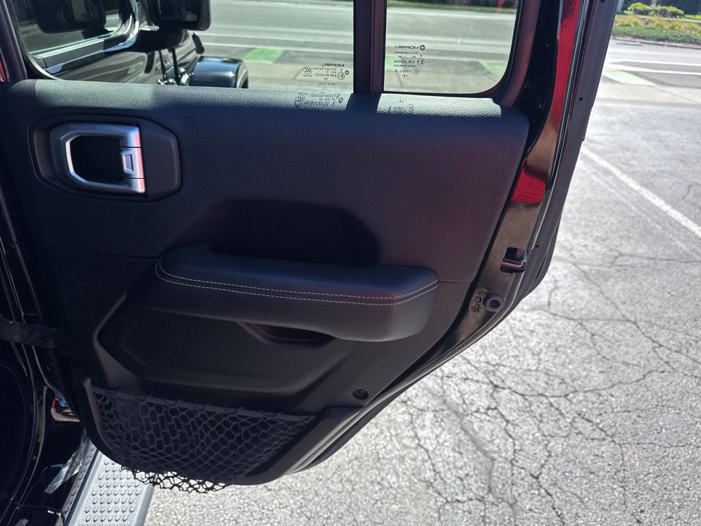 Used 2019 Jeep Wrangler Unlimited Sahara w/ Uconnect 4C Nav & Sound Group AWD/4WD image 34