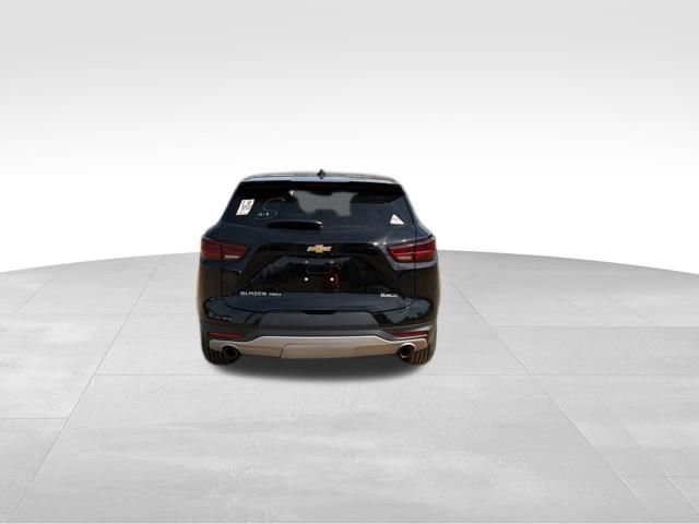 Used 2023 Chevrolet Blazer LT image 4