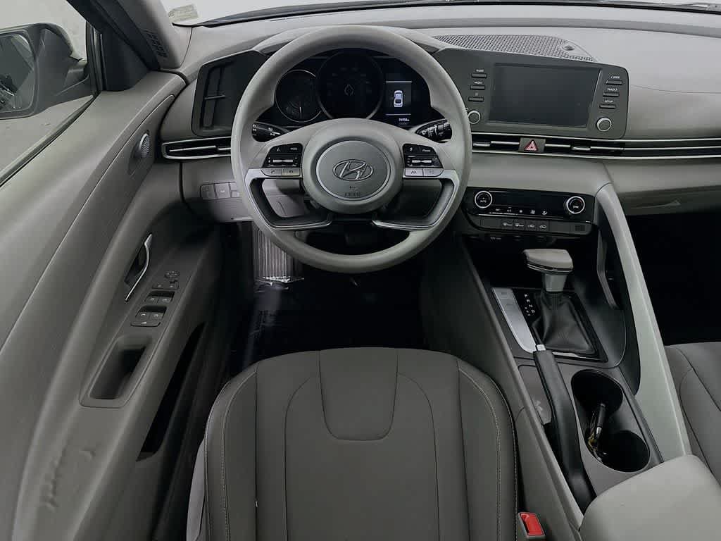 Used 2022 Hyundai Elantra SEL FWD image 9