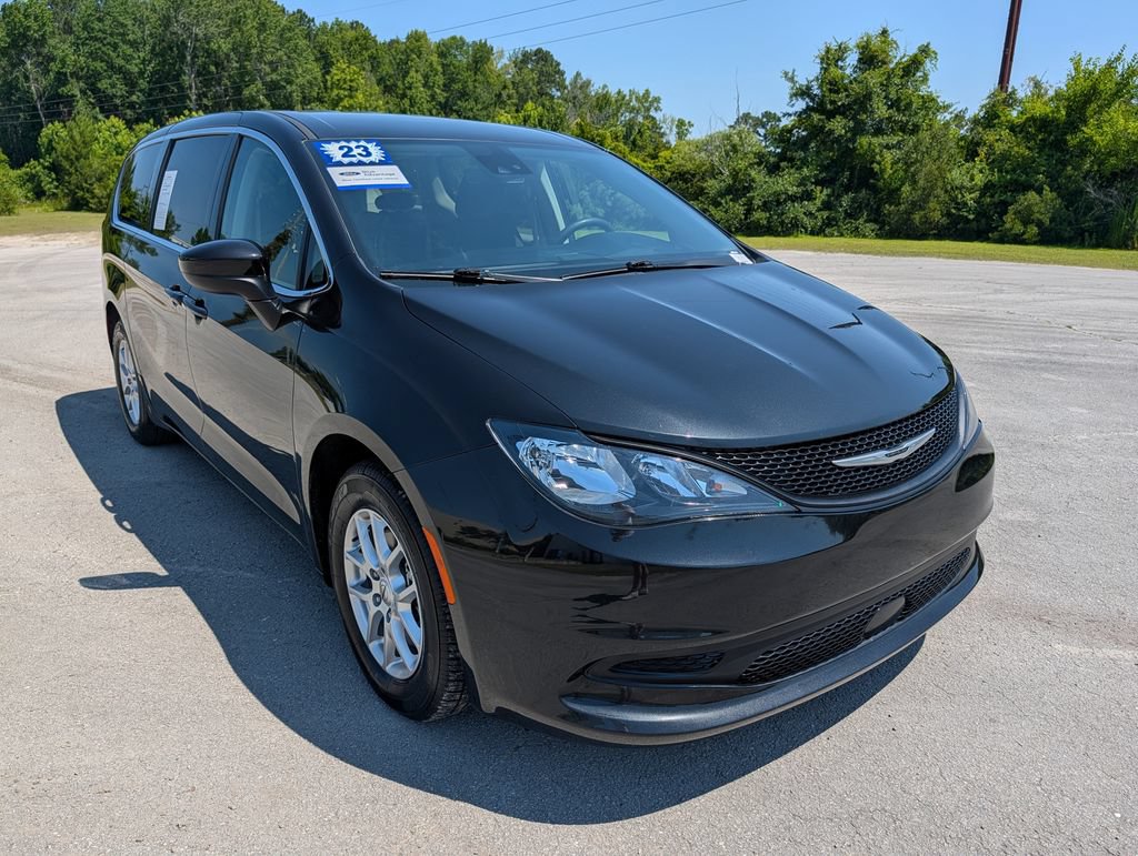 Used 2023 Chrysler Voyager LX FWD image 2