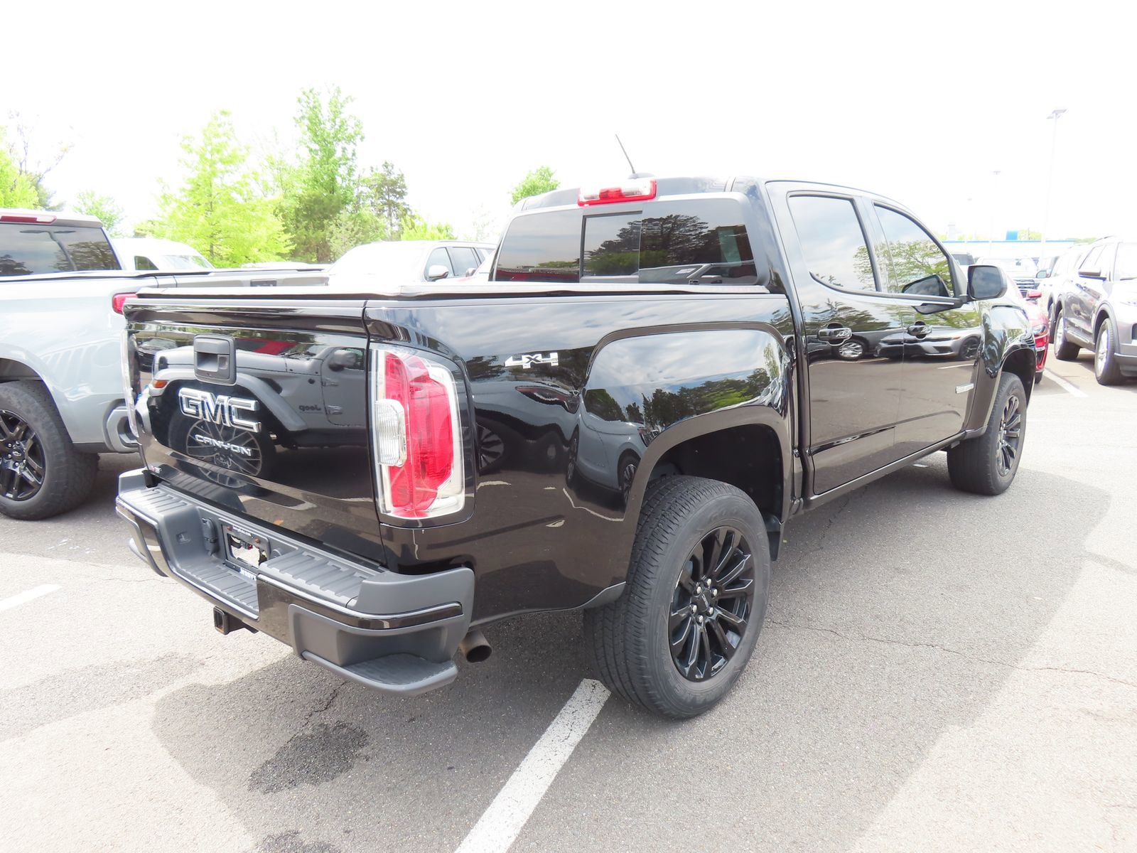 Used 2022 GMC Canyon Elevation w/ Elevation Premium Package AWD/4WD image 5