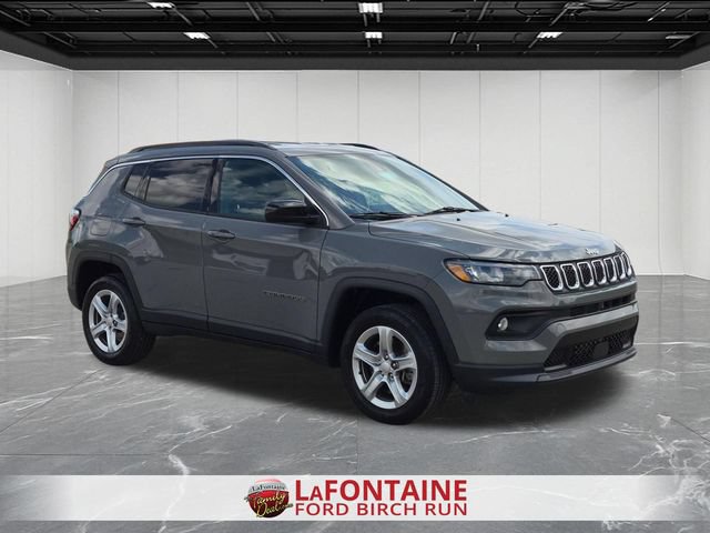Used 2023 Jeep Compass Latitude w/ Convenience Group AWD/4WD image 7
