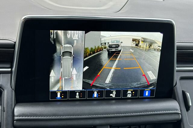 Used 2022 Chevrolet Tahoe Z71 w/ Luxury Package image 17