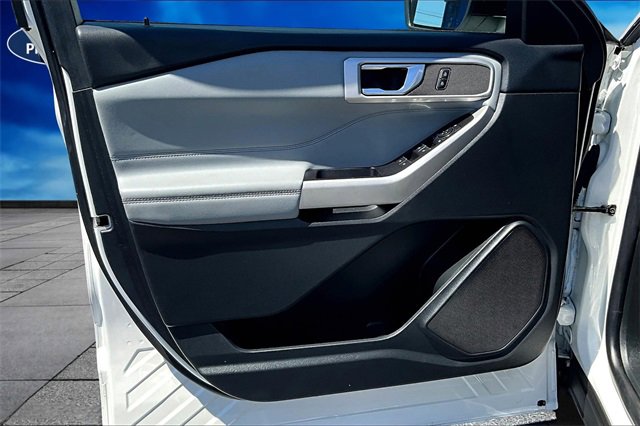 Certified 2022 Ford Explorer XLT w/ Equipment Group 202A image 23