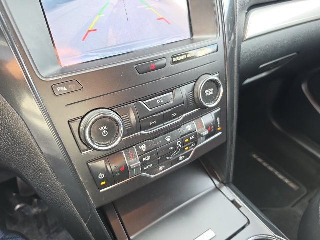 Certified 2019 Ford Explorer XLT w/ Equipment Group 202A FWD image 32