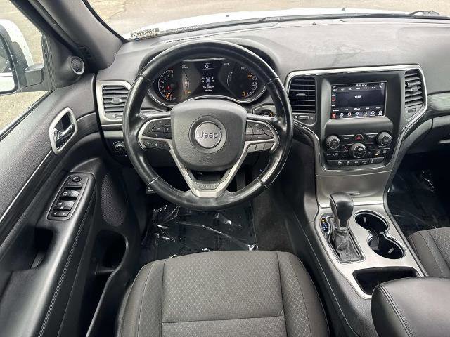 Used 2020 Jeep Grand Cherokee Laredo RWD image 11