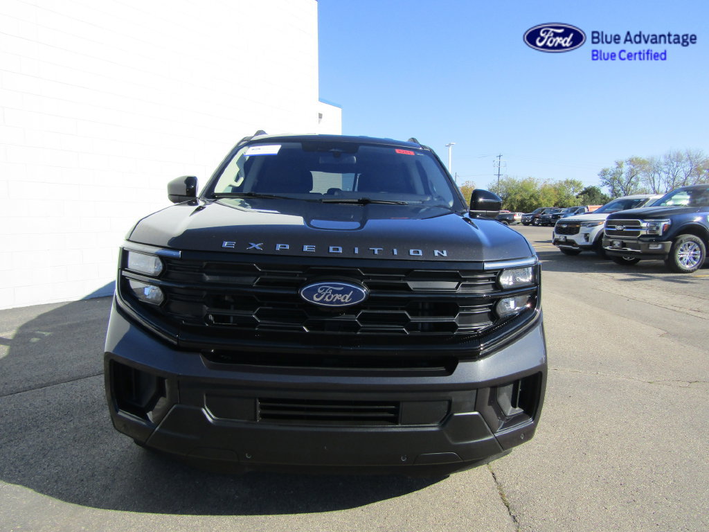 Certified 2025 Ford Expedition Active AWD/4WD image 5