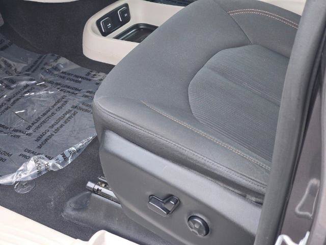 Used 2018 Chrysler Pacifica Touring Plus w/ Tire & Wheel Group image 23