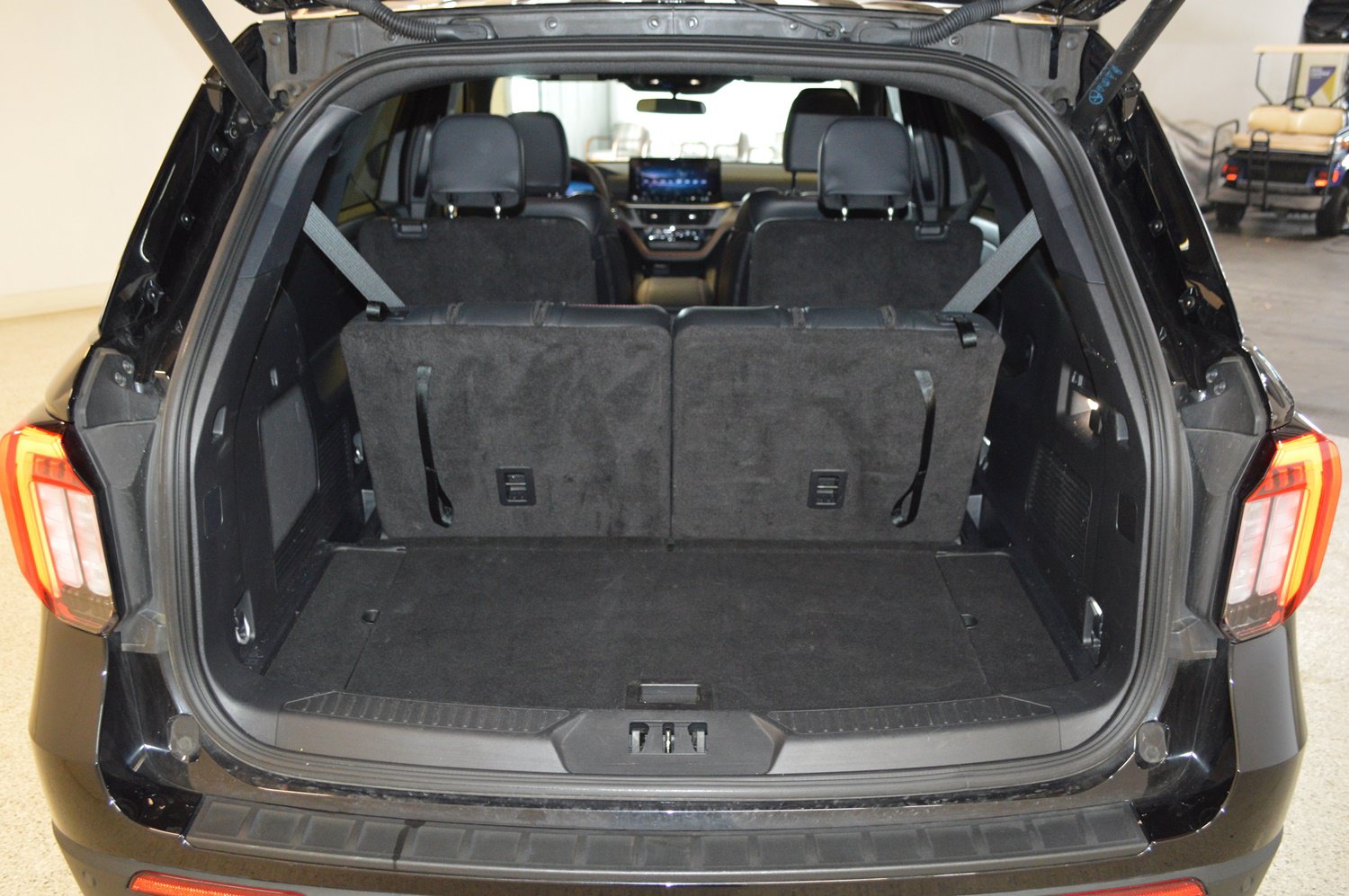 Certified 2025 Ford Explorer ST-Line AWD/4WD image 13