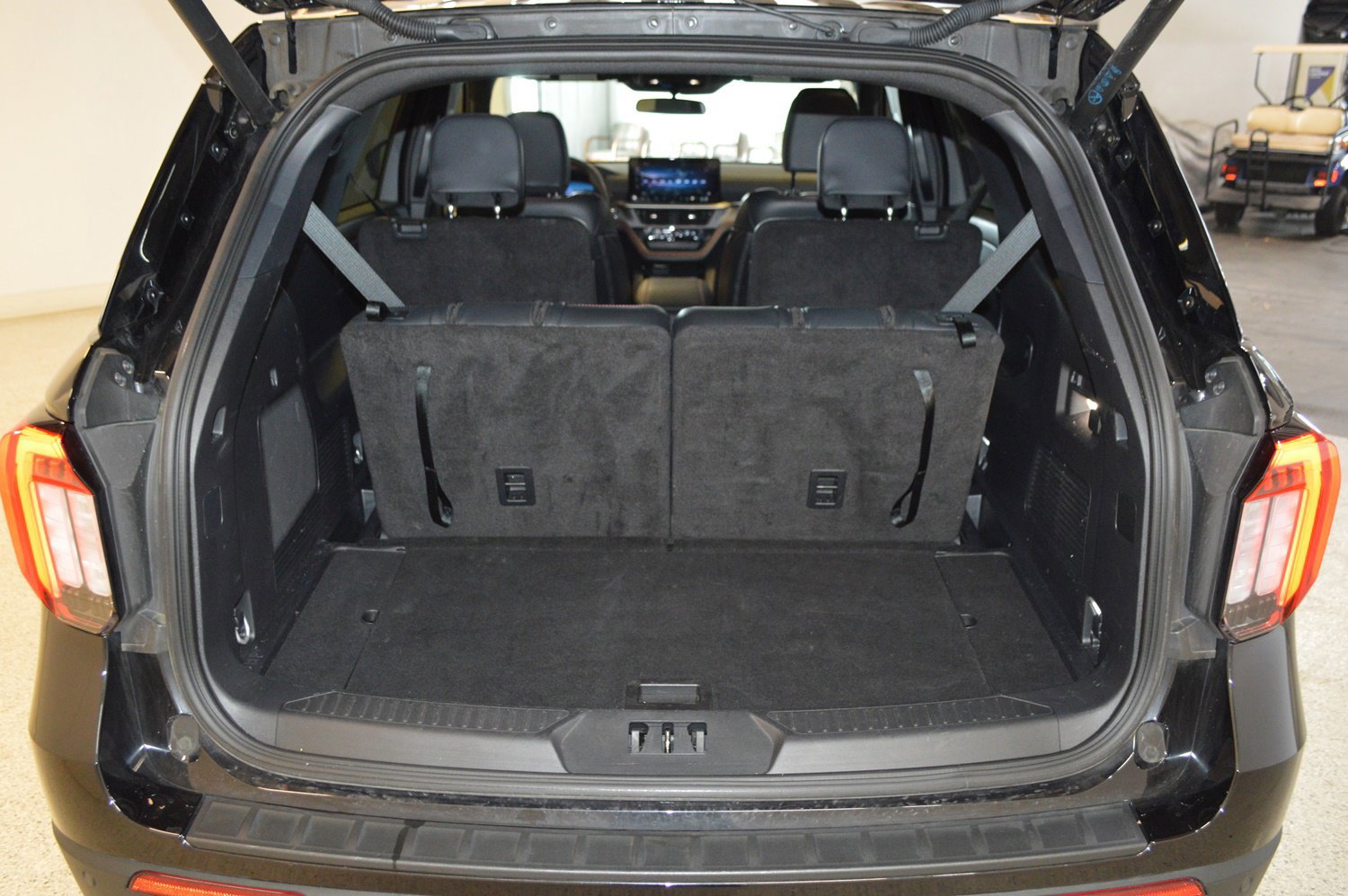 Certified 2025 Ford Explorer ST-Line image 13