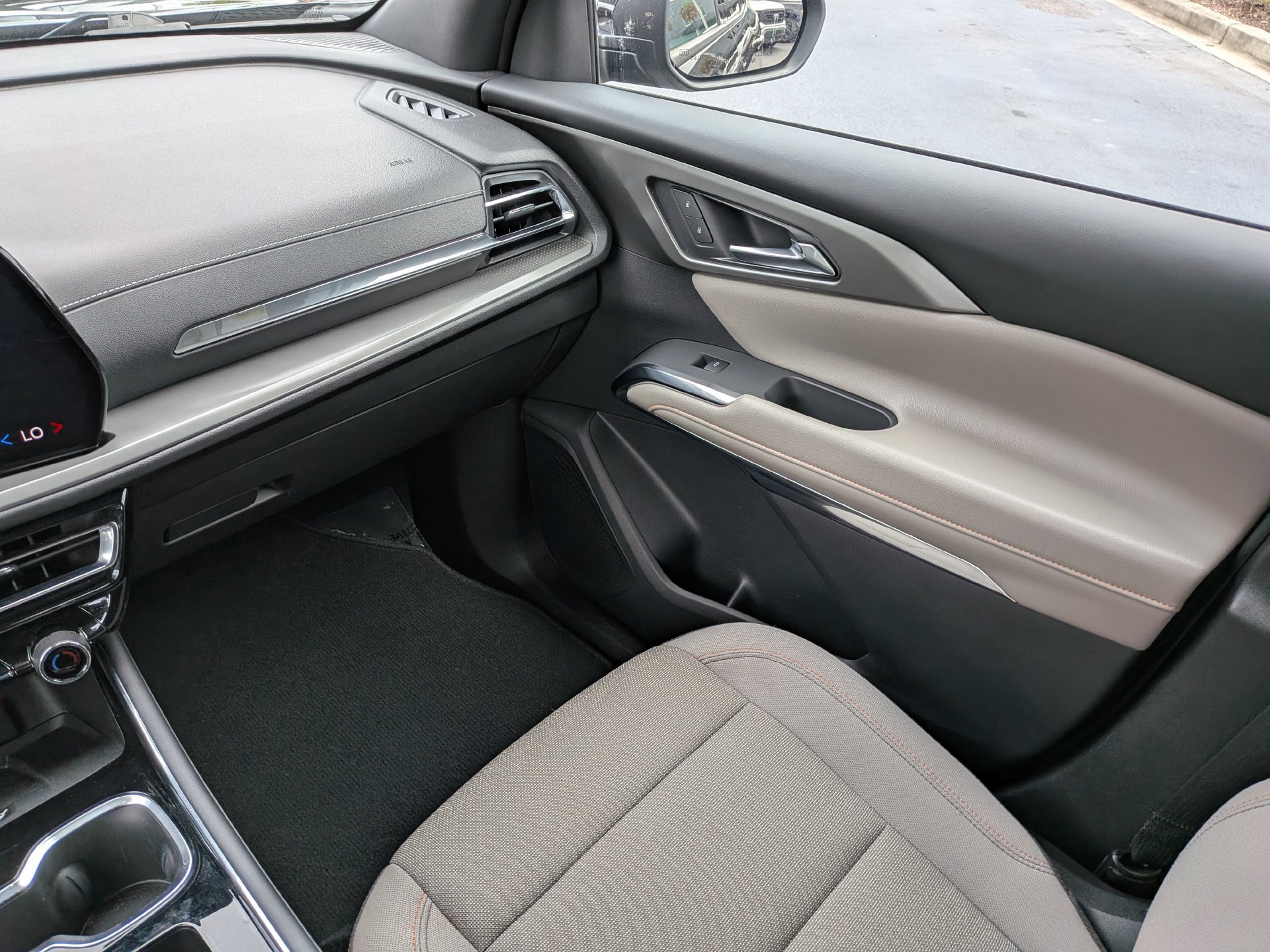 Used 2026 Chevrolet Traverse LT w/ Driver Confidence Package FWD image 20