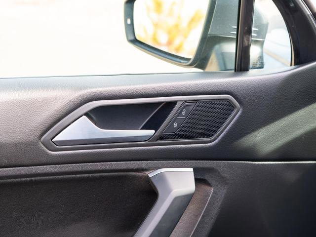 Used 2019 Volkswagen Tiguan SE w/ Panoramic Sunroof Package image 13