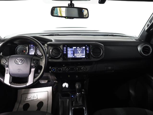 Used 2017 Toyota Tacoma TRD Sport w/ Tow Package (A/T) image 12