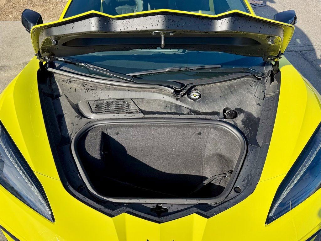 Used 2021 Chevrolet Corvette Stingray Premium Cpe w/ Z51 Performance Package image 16