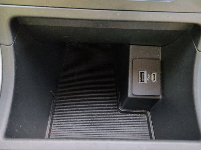 Certified 2024 Ford Edge SE image 20