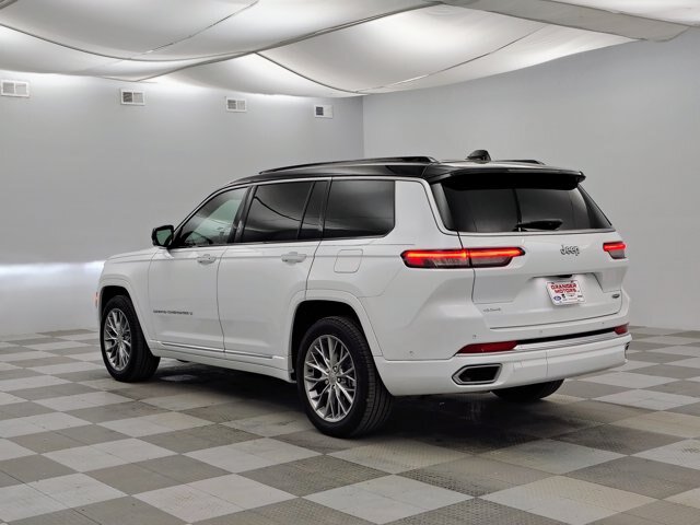 Used 2025 Jeep Grand Cherokee L Summit AWD/4WD image 10