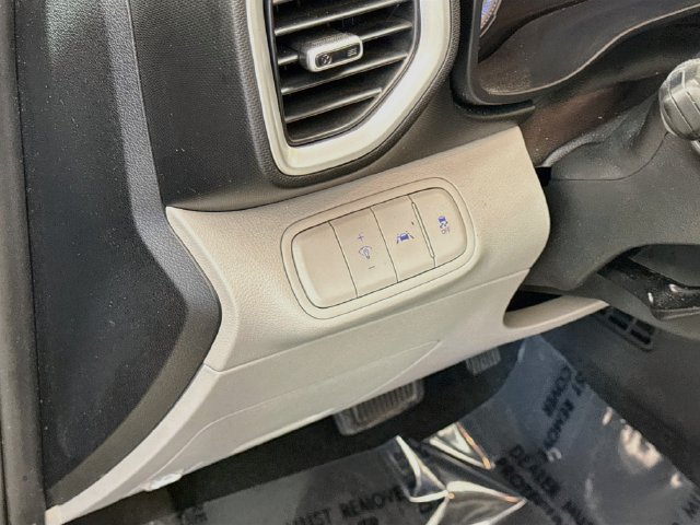 Used 2022 Hyundai Venue SEL FWD image 10