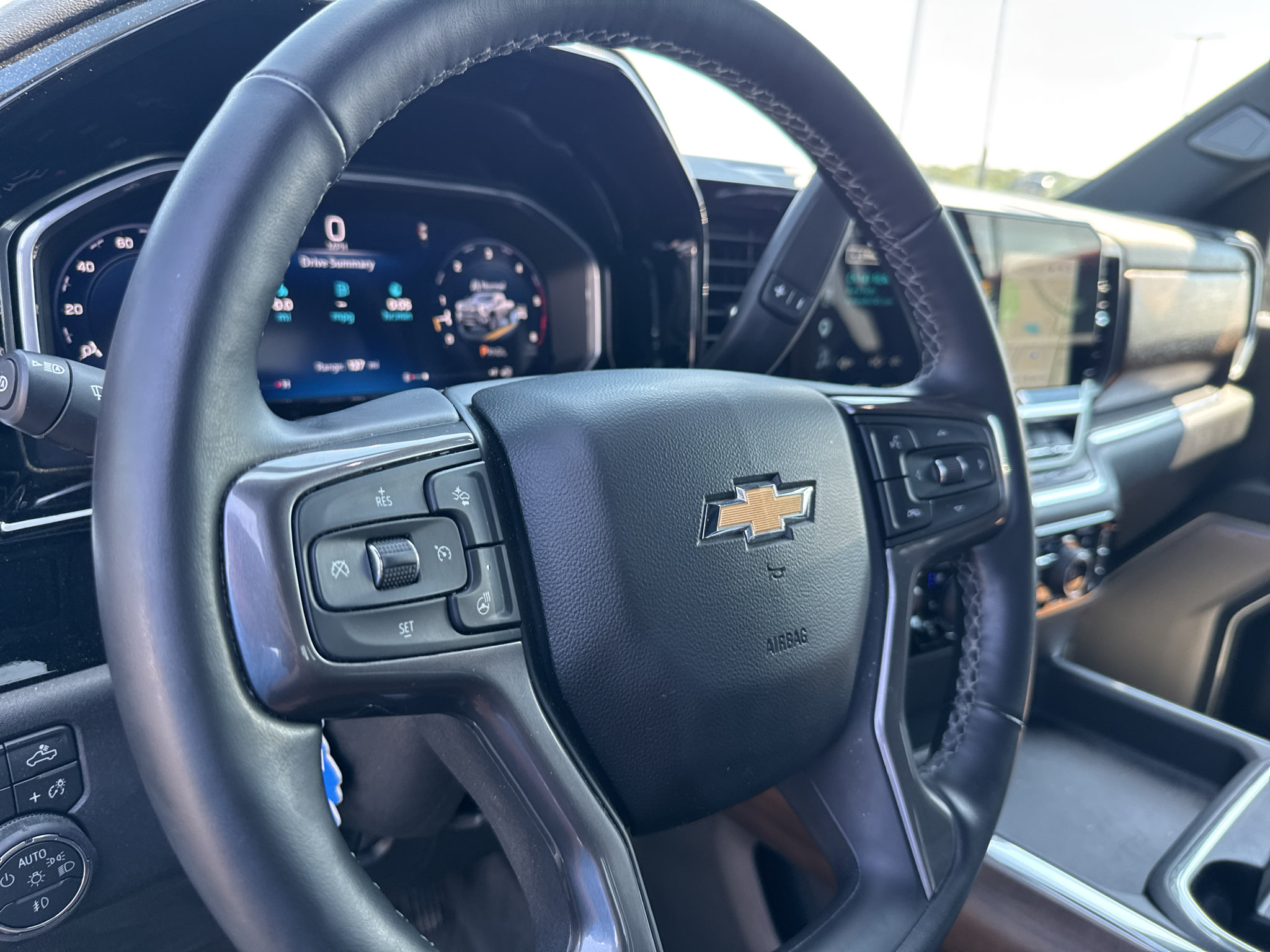 Used 2026 Chevrolet Silverado 2500 High Country w/ Technology Package AWD/4WD image 17