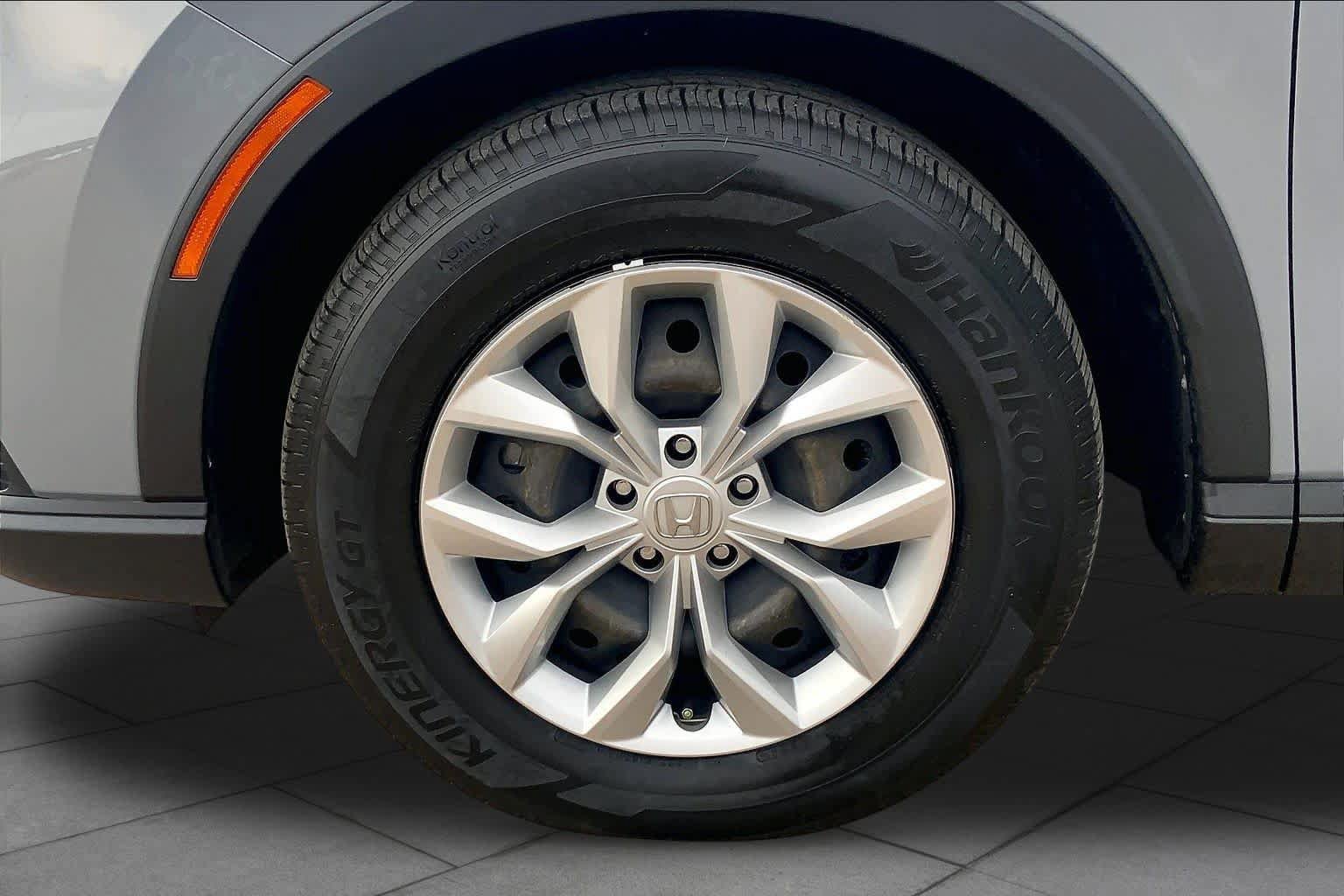 Used 2024 Honda CR-V LX image 11