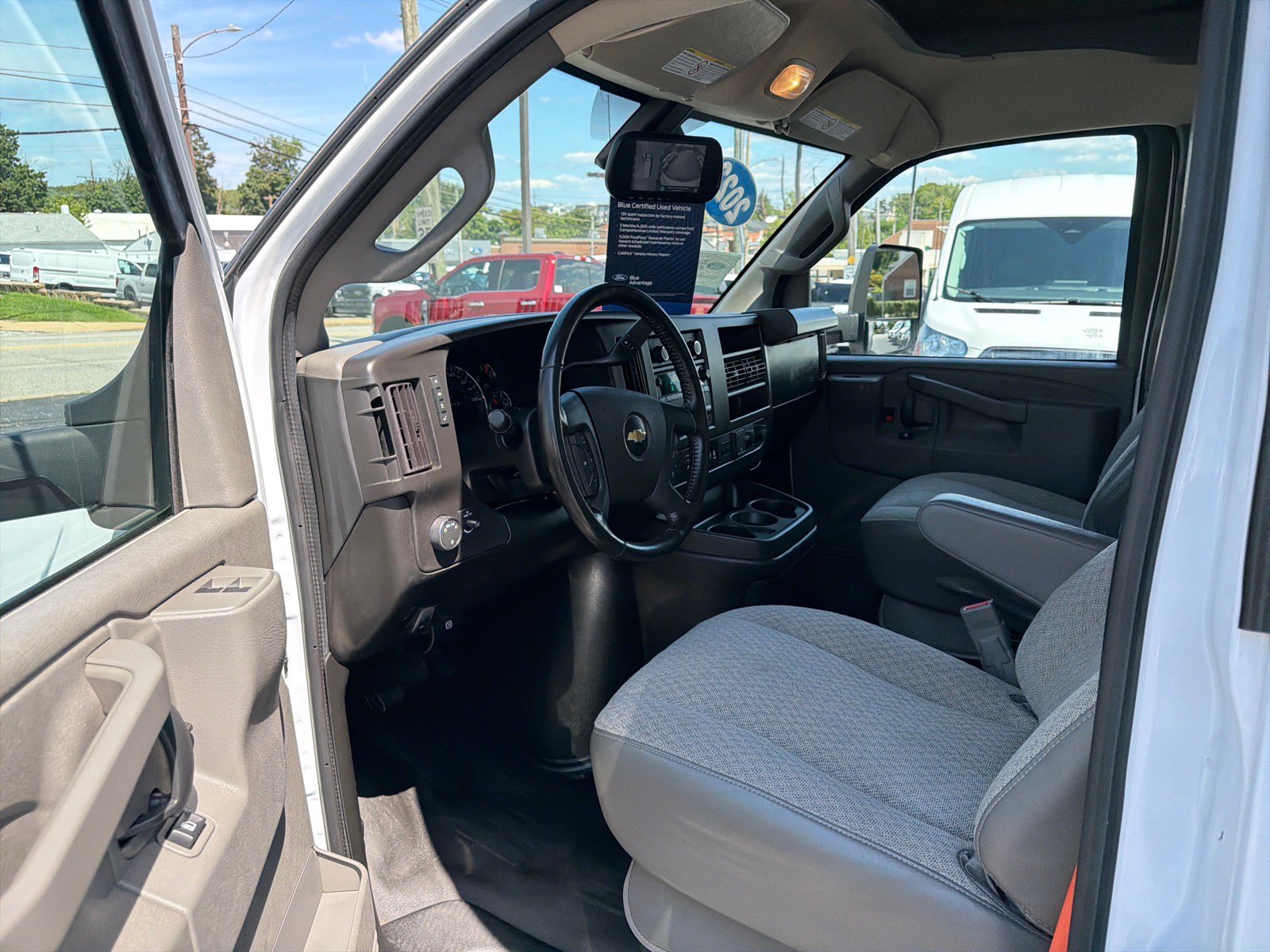 Used 2022 Chevrolet Express 3500 w/ Power Convenience Package RWD image 8