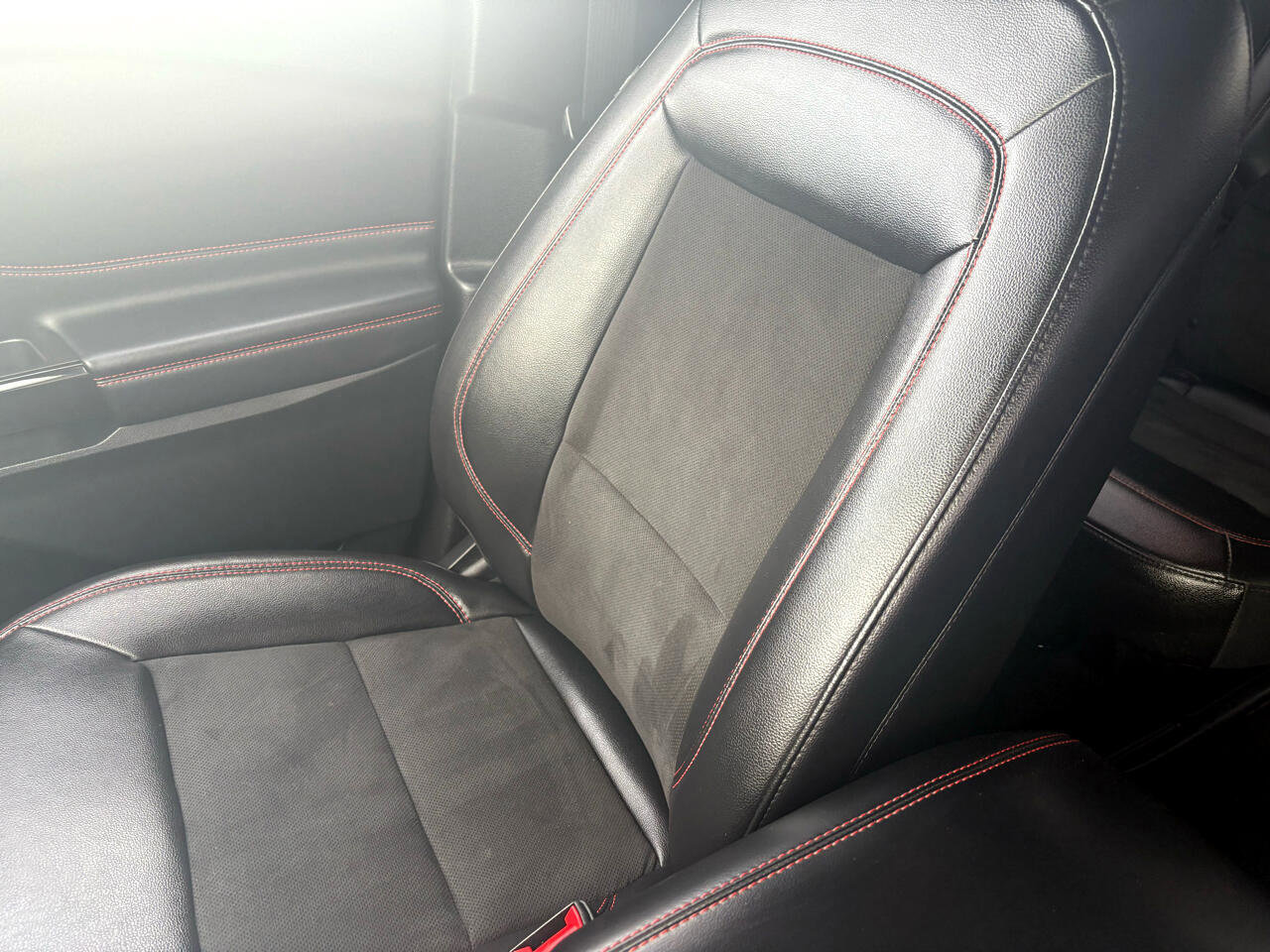 Certified 2023 Ford Explorer ST-Line w/ Class IV Trailer Tow Package image 21