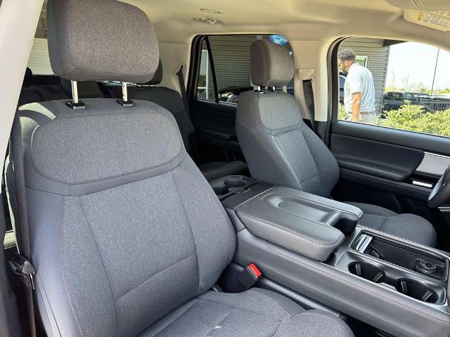 Certified 2025 Ford Expedition Active image 13