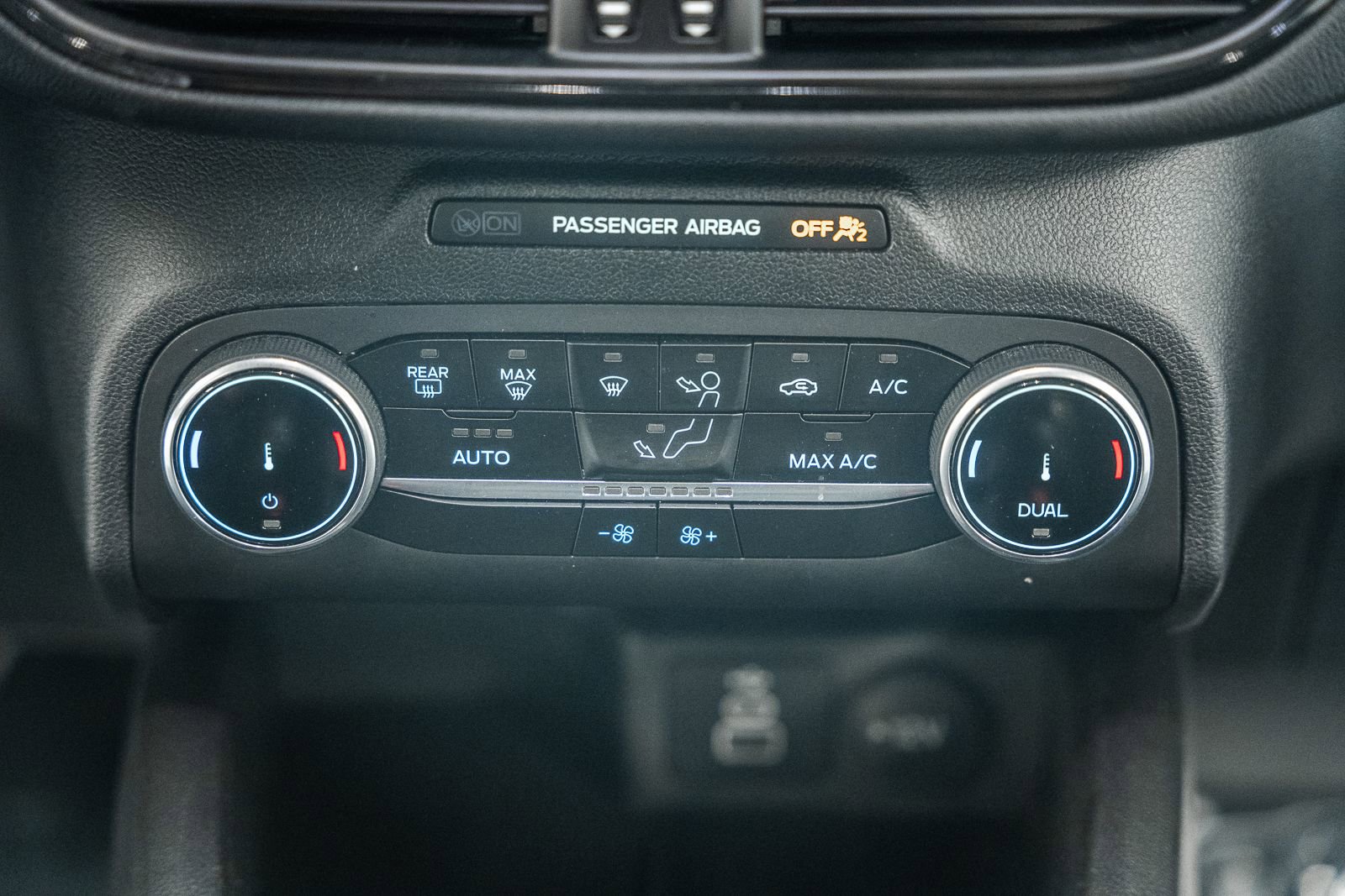 Certified 2025 Ford Escape ST-Line image 28