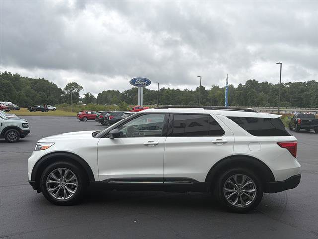 Certified 2022 Ford Explorer XLT w/ Equipment Group 202A AWD/4WD image 4